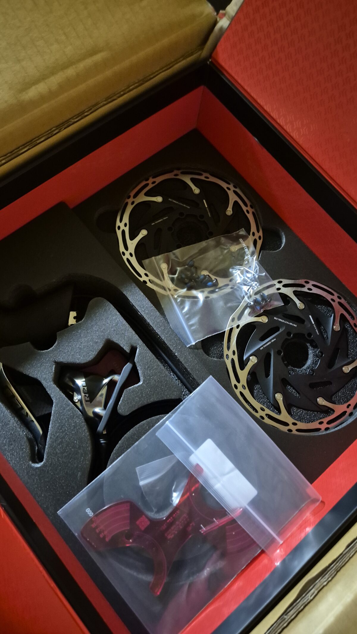 Grupa szosowa Sram Red Etap AXS 2X12 HRD CZARNY-Szary tracze na śruby