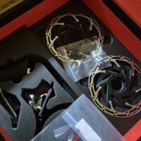 Grupa szosowa Sram Red Etap AXS 2X12 HRD CZARNY-Szary tracze na śruby